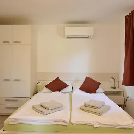 In Mit Grossem Gemeinschaftlichem Pool Apartmán Savudrija